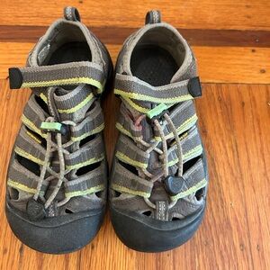 Keen Kids Sandals in Gray and Green